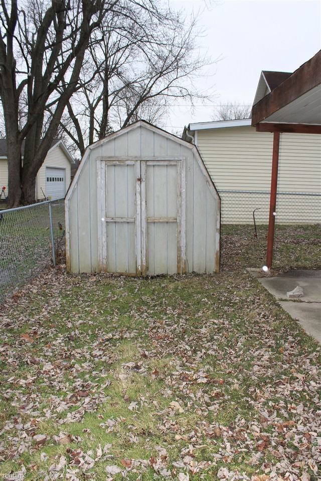 339 Myrtle St - Photo 3 of 12