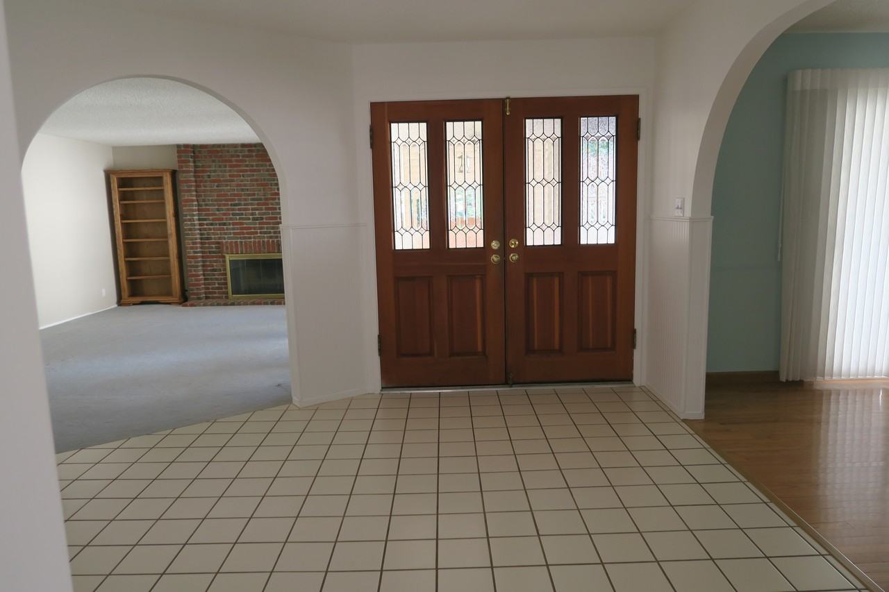 120 Willowbrook Dr - Photo 2 of 11