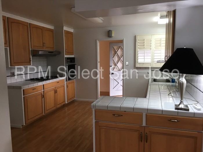 3325 Jericho Ln - Photo 2 of 19