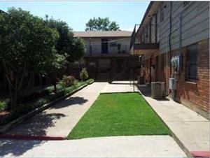 717 N Rockwell Ave #B - Photo 2 of 7