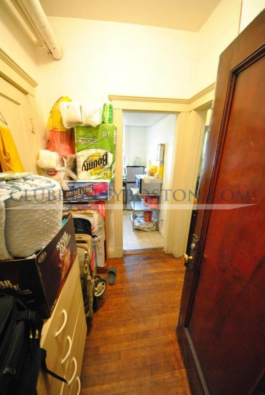 27 Sidlaw Rd #16 - Photo 2 of 10