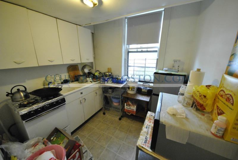27 Sidlaw Rd #16 - Photo 3 of 10