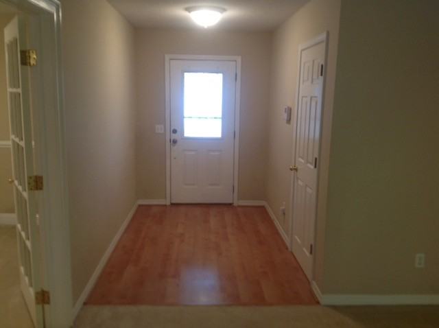 1011 Glades Ln - Photo 2 of 14