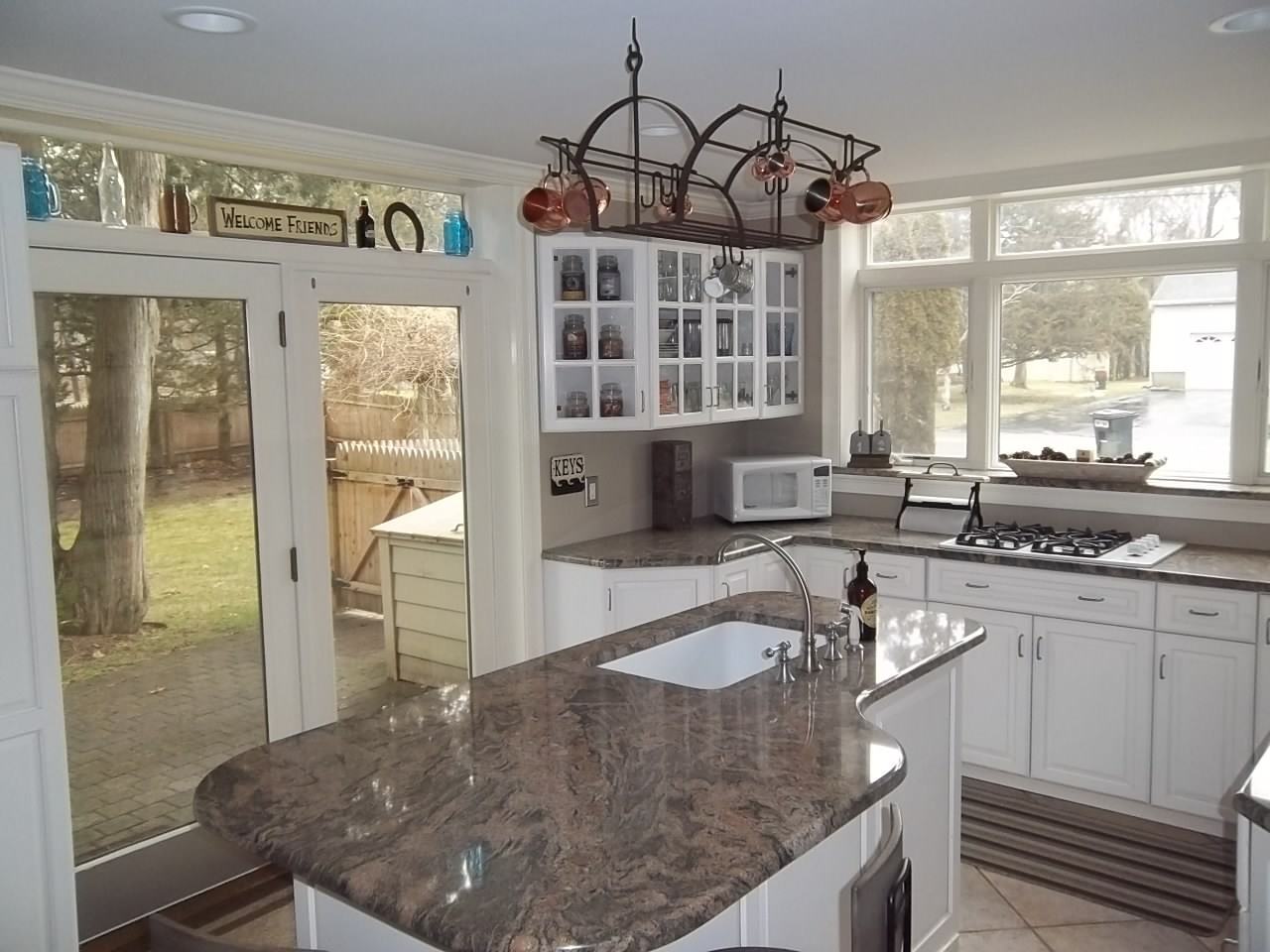 188 Belleview Ave - Photo 2 of 9