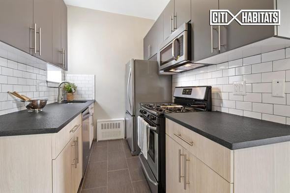 189 Sterling Place #8A
