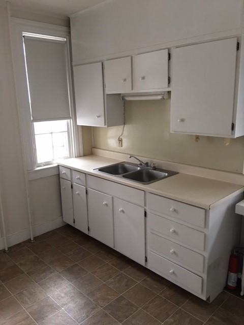 145 N Shippen St - Photo 2 of 9