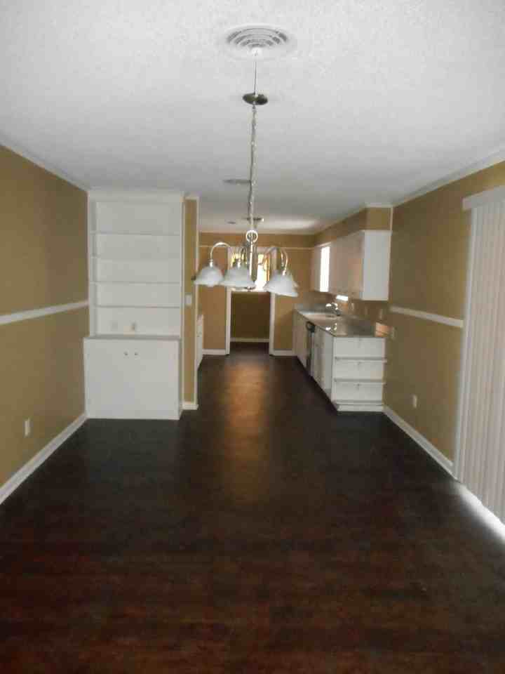 7708 Kermit Ave - Photo 3 of 12