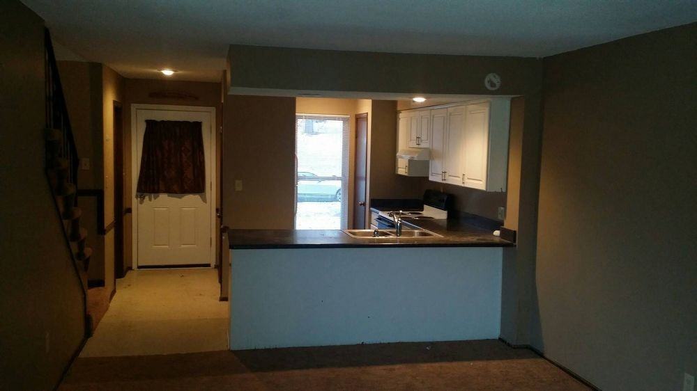 923 S Lindenwood Dr - Photo 3 of 9