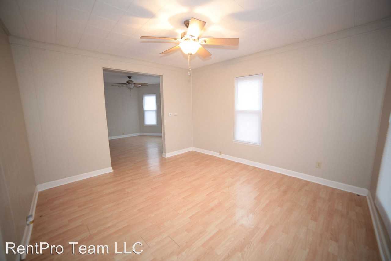 127 8th St - Photo 3 of 9