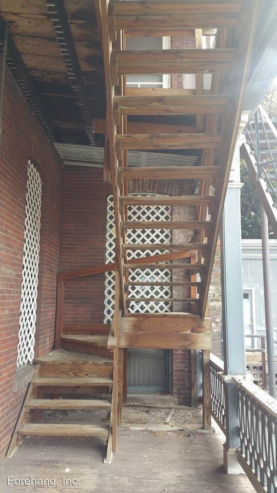 801 Court St - Photo 2 of 9