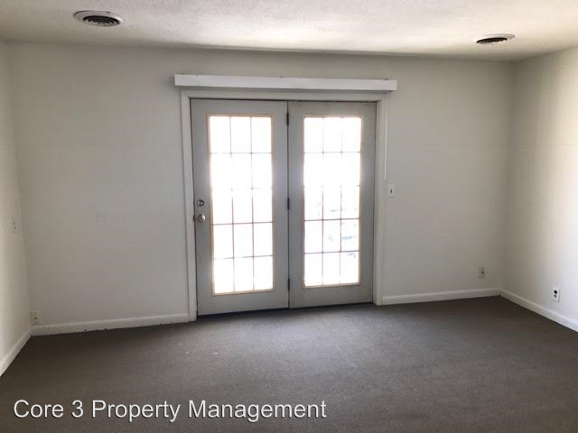 201-237 W School St #D - Photo 2 of 8