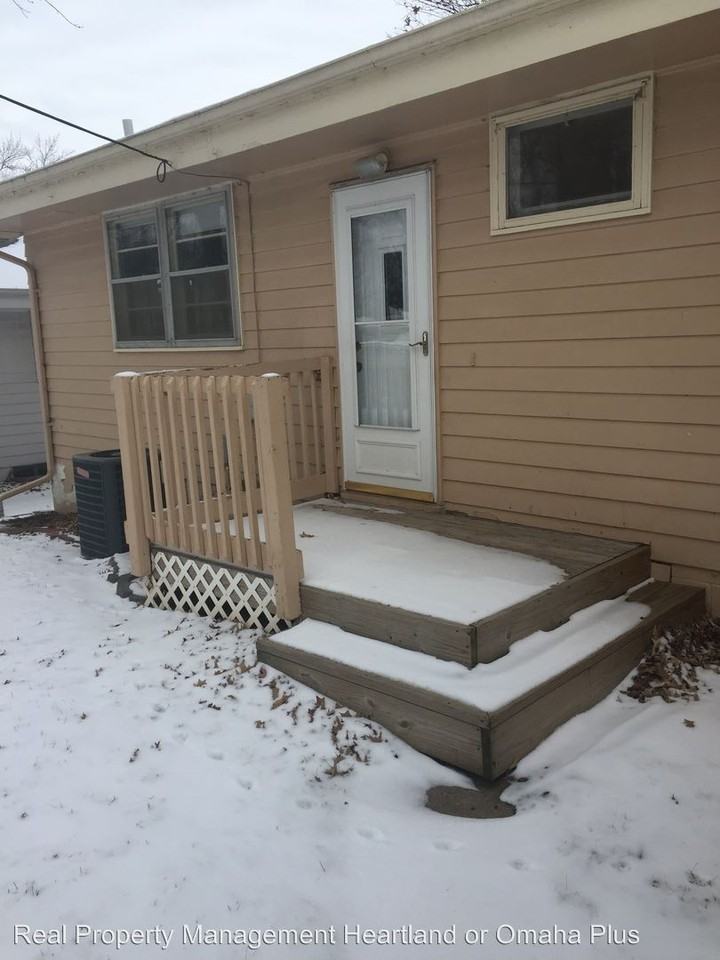 7501 Valley St - Photo 2 of 14