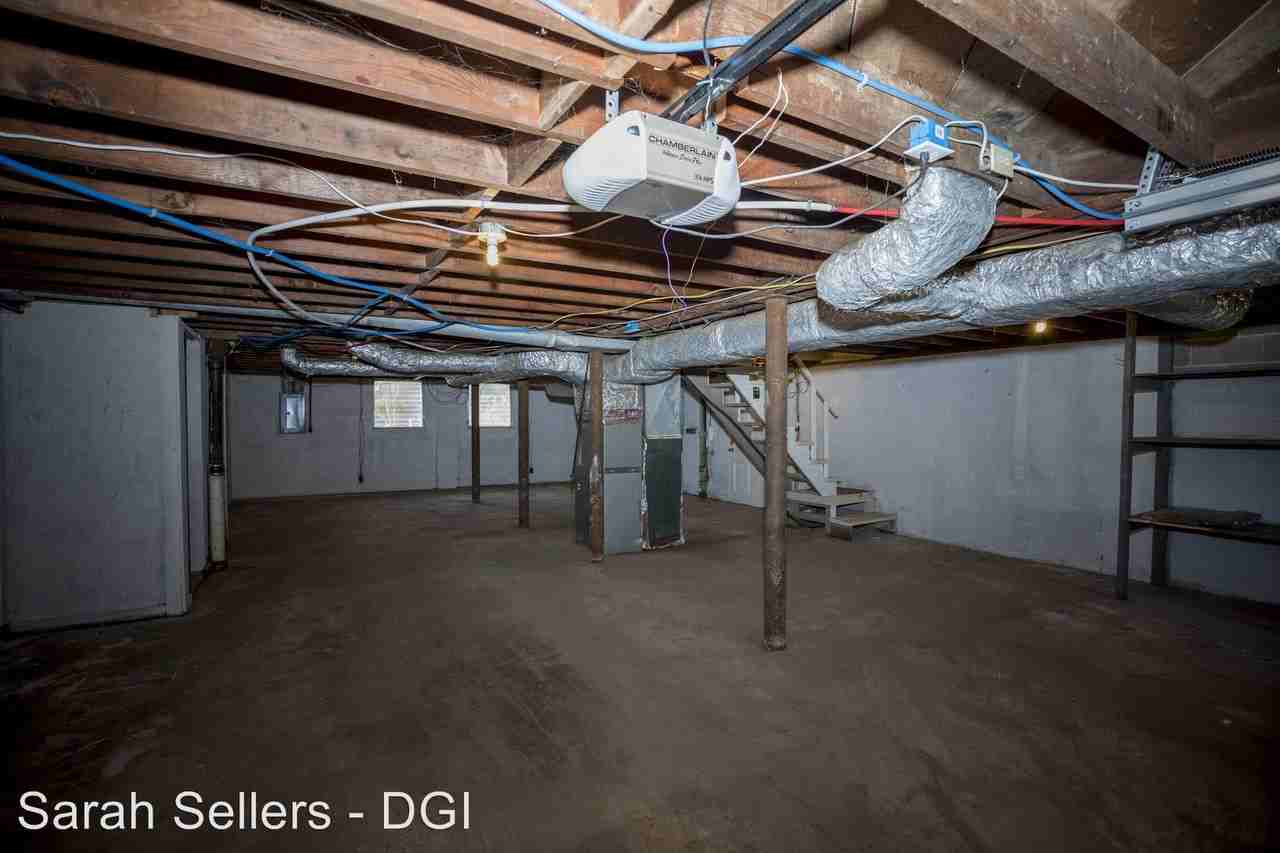 836 Martinwood Ln - Photo 2 of 35