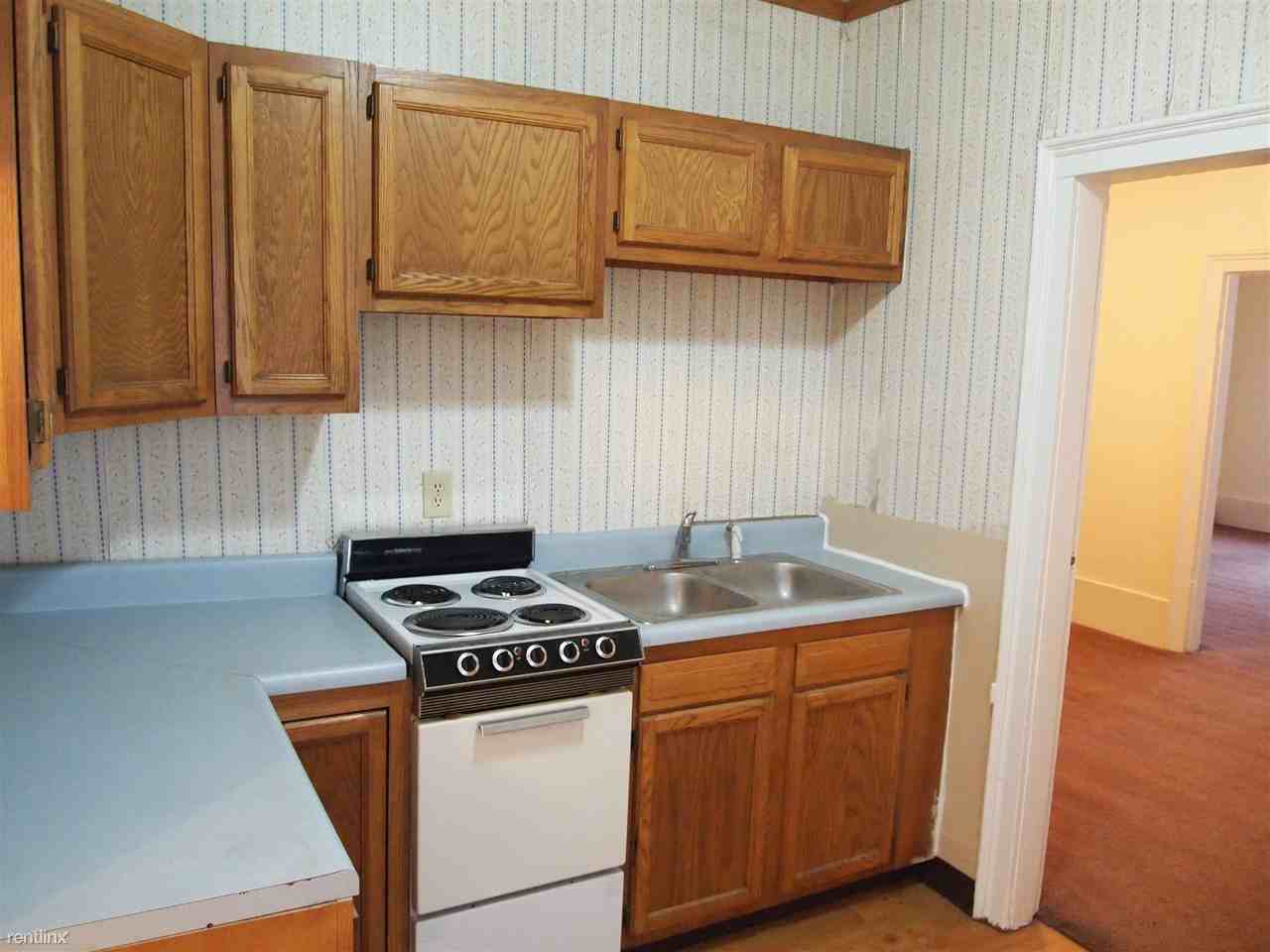 33-59 N Manning St #3 - Photo 2 of 8