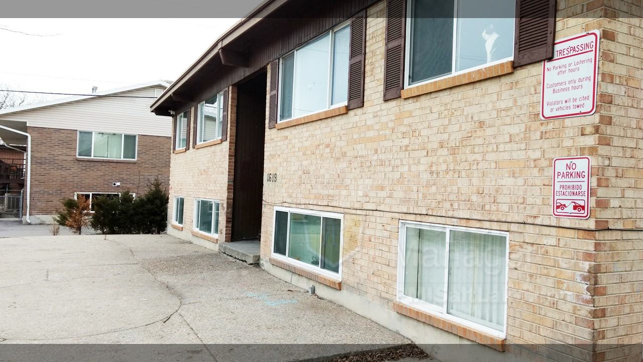 1619 Ivy Cir #1 - Photo 2 of 24