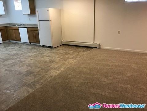 21619 Viking Blvd NE #b - Photo 2 of 10