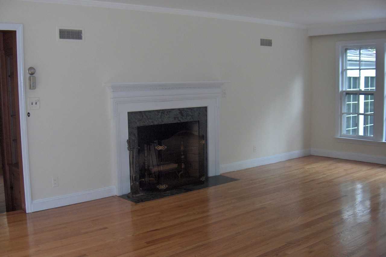 17 Bonnie Heights Rd #4 - Photo 2 of 7