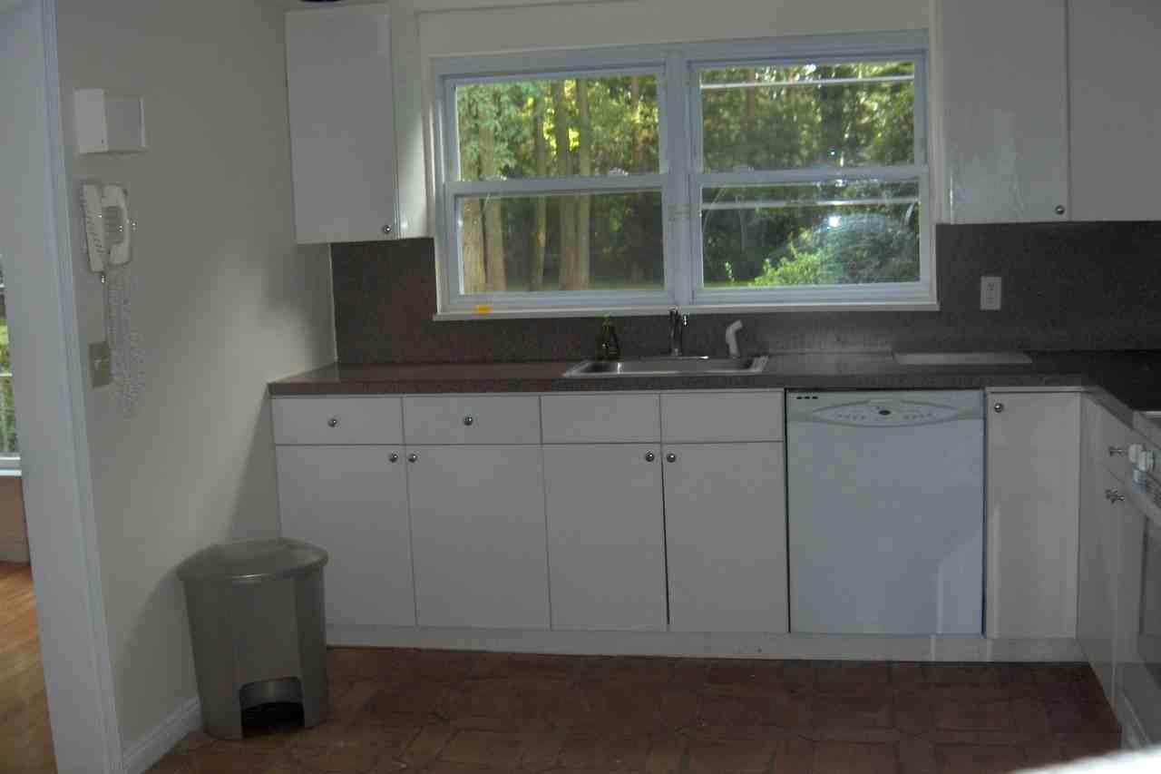 17 Bonnie Heights Rd #4 - Photo 3 of 7