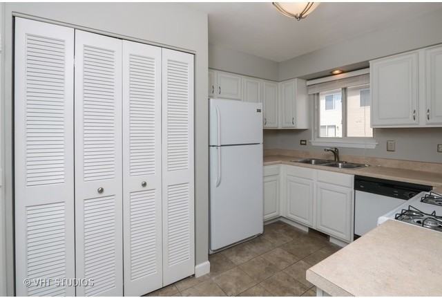 2651 N Augusta Dr #2651 - Photo 2 of 10