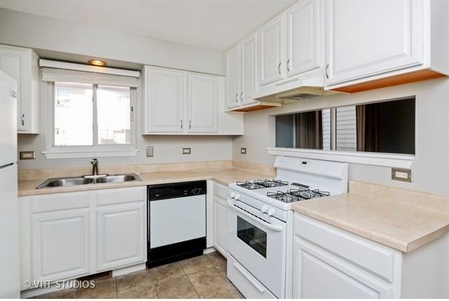 2651 N Augusta Dr #2651 - Photo 3 of 10