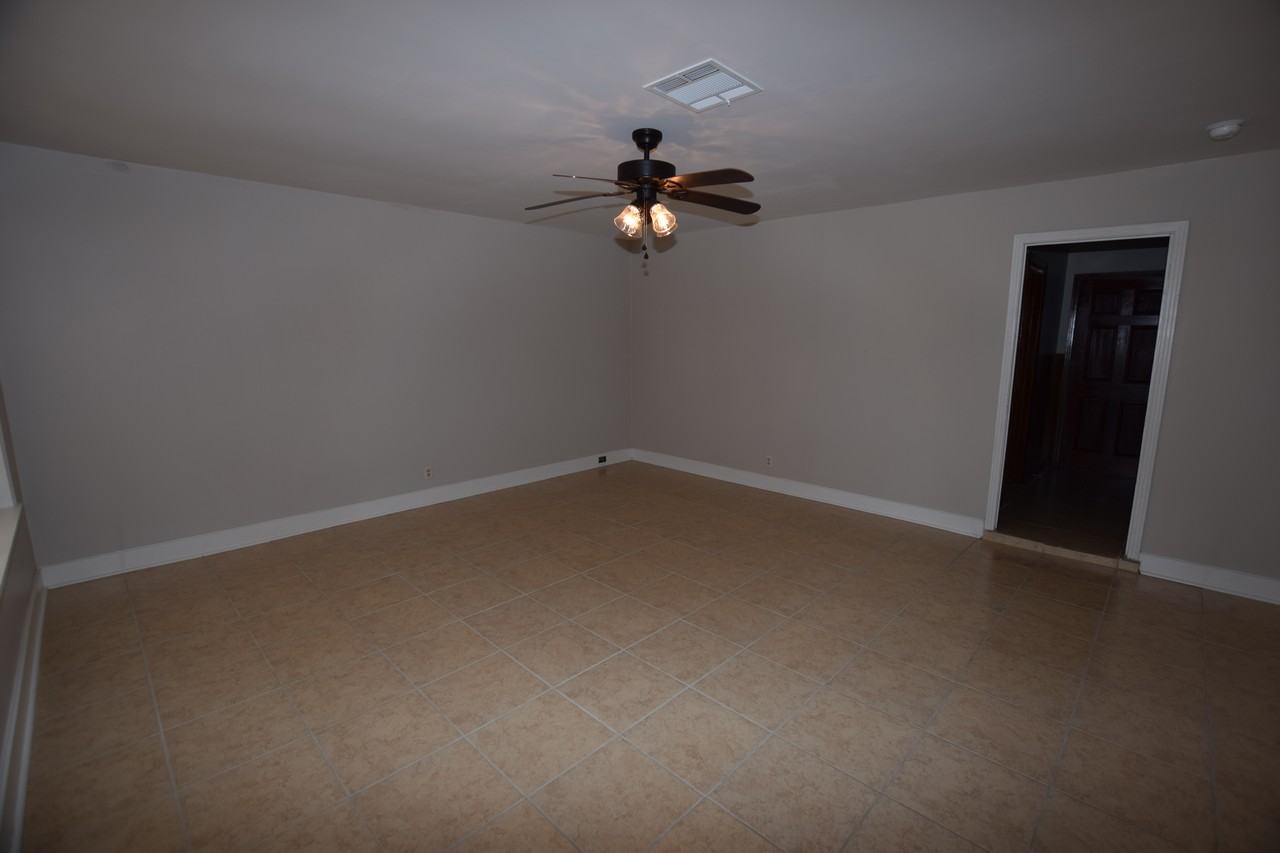 800 McKinley St - Photo 2 of 12