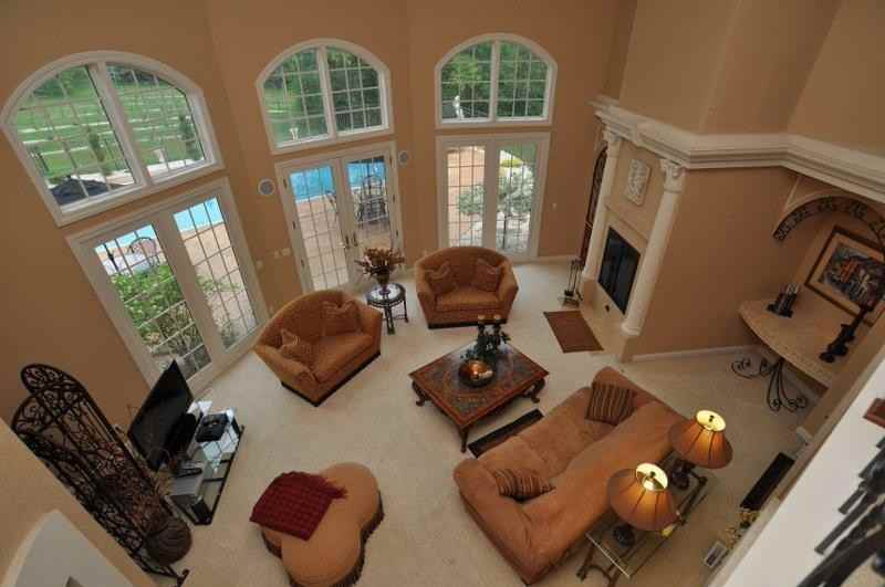 W292N7245 Tamron Dr - Photo 3 of 19