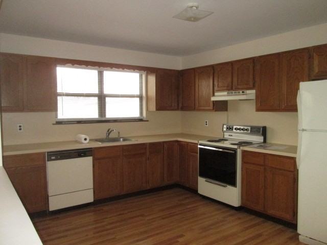 1162 Hicksville Rd - Photo 2 of 5