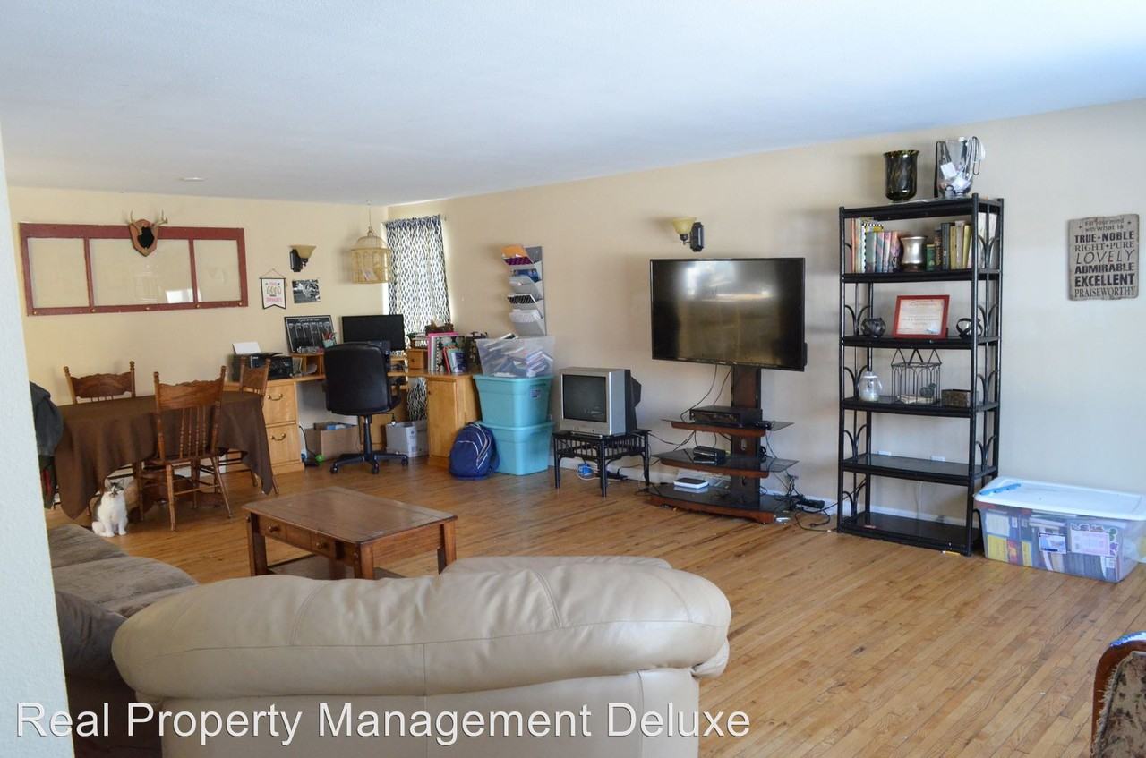 1020 Quince St - Photo 2 of 13