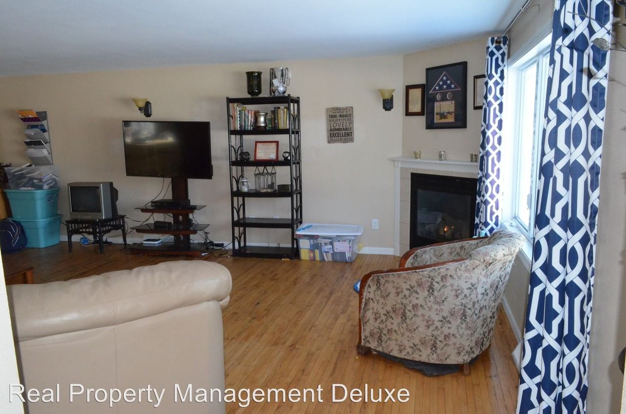 1020 Quince St - Photo 3 of 13