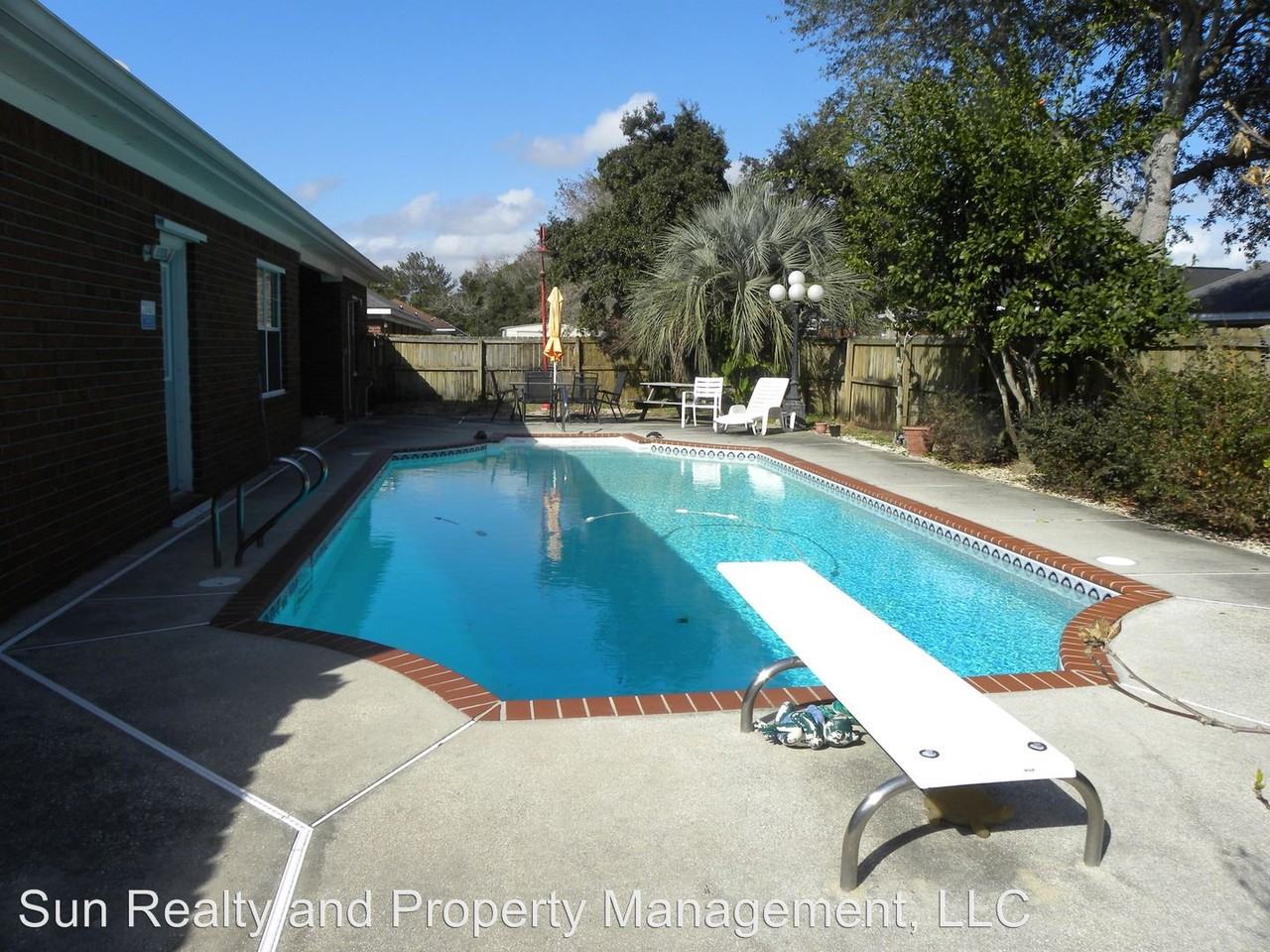 2062 Twin Pines Cir - Photo 2 of 15