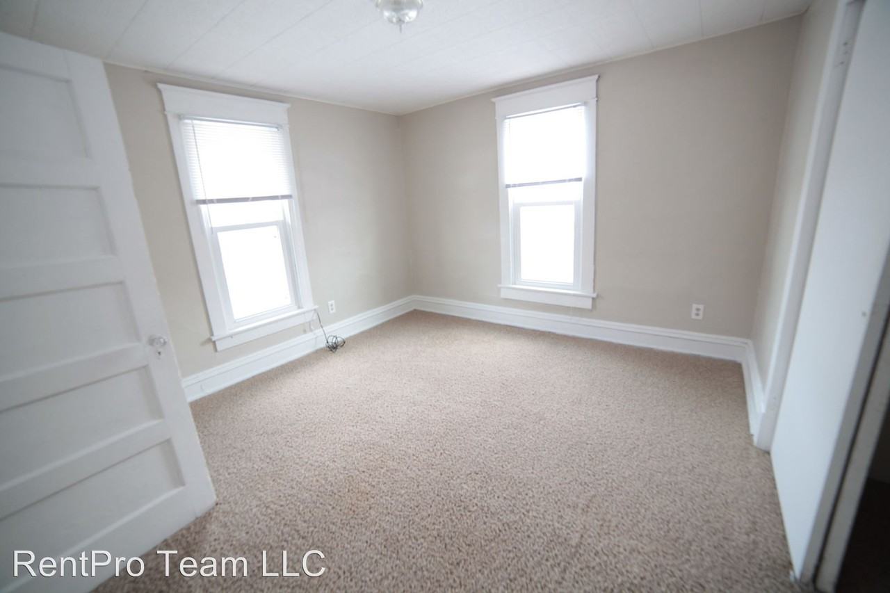 1228 11th Ave - Photo 3 of 7