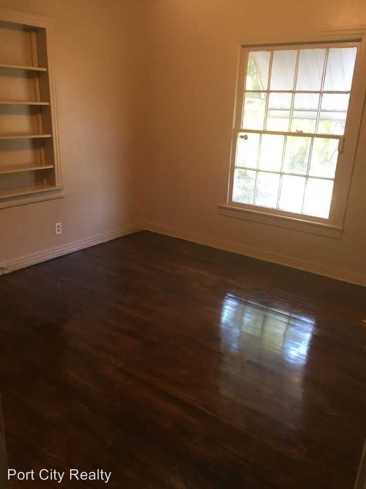 2638 Morningside Dr - Photo 3 of 7