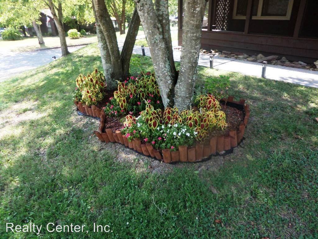 103 Greenwood Ln - Photo 3 of 15