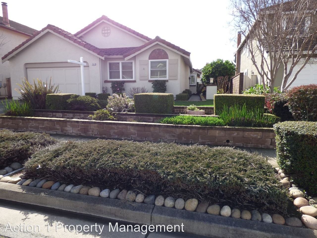 35631 Barnard Dr - Photo 2 of 23