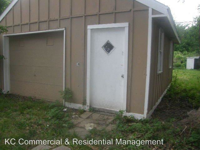 5132 Skiles Ave - Photo 2 of 15