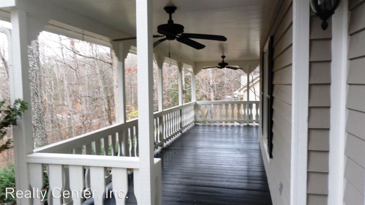 102 Briarwood Dr - Photo 3 of 20