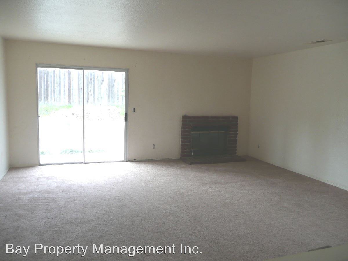 331 Meadow Cir - Photo 2 of 3