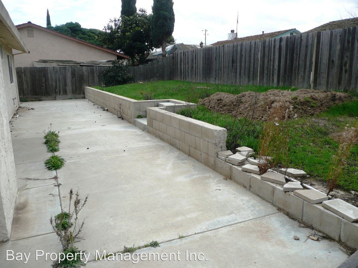 331 Meadow Cir - Photo 3 of 3