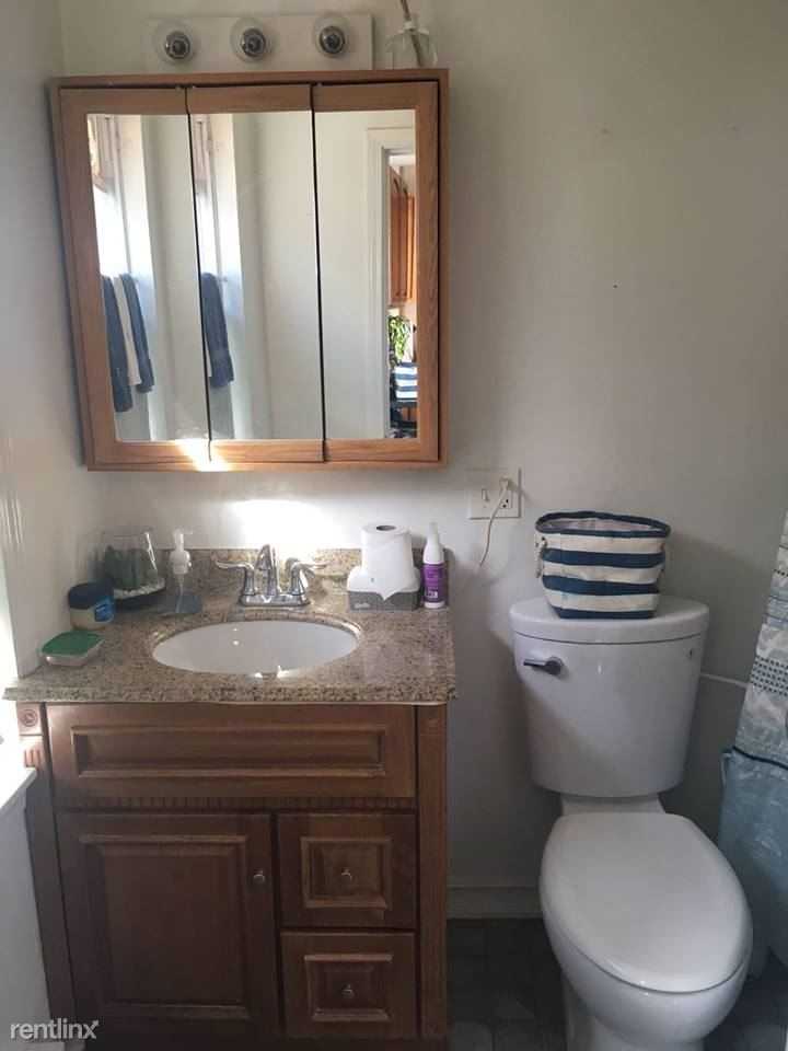 60 Newton St - Photo 3 of 4