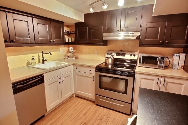 1262 Homewood Drive - Photo 3 of 7