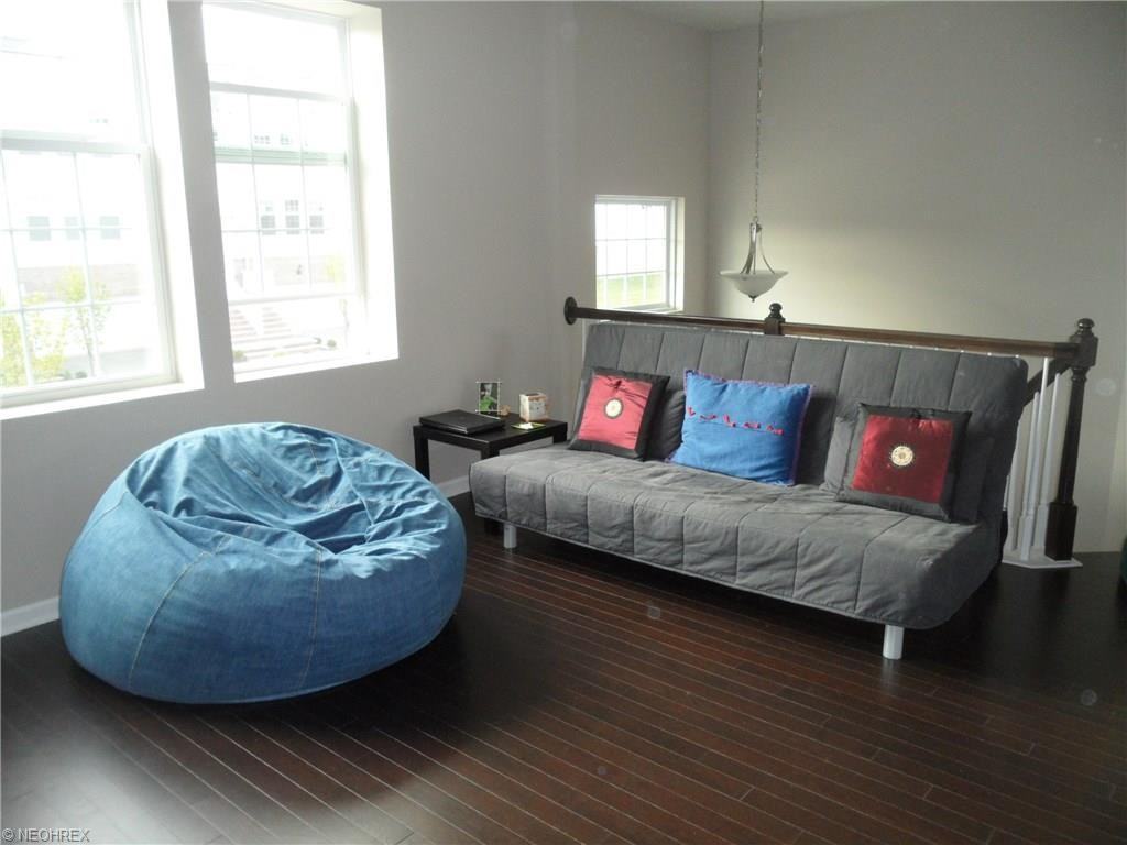 5935 N Pointe Dr - Photo 3 of 31