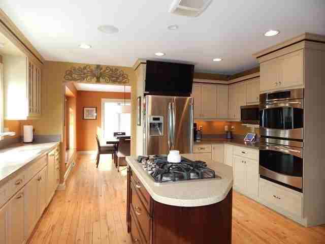 W320N1141 Butternut Ridge Ct - Photo 3 of 17