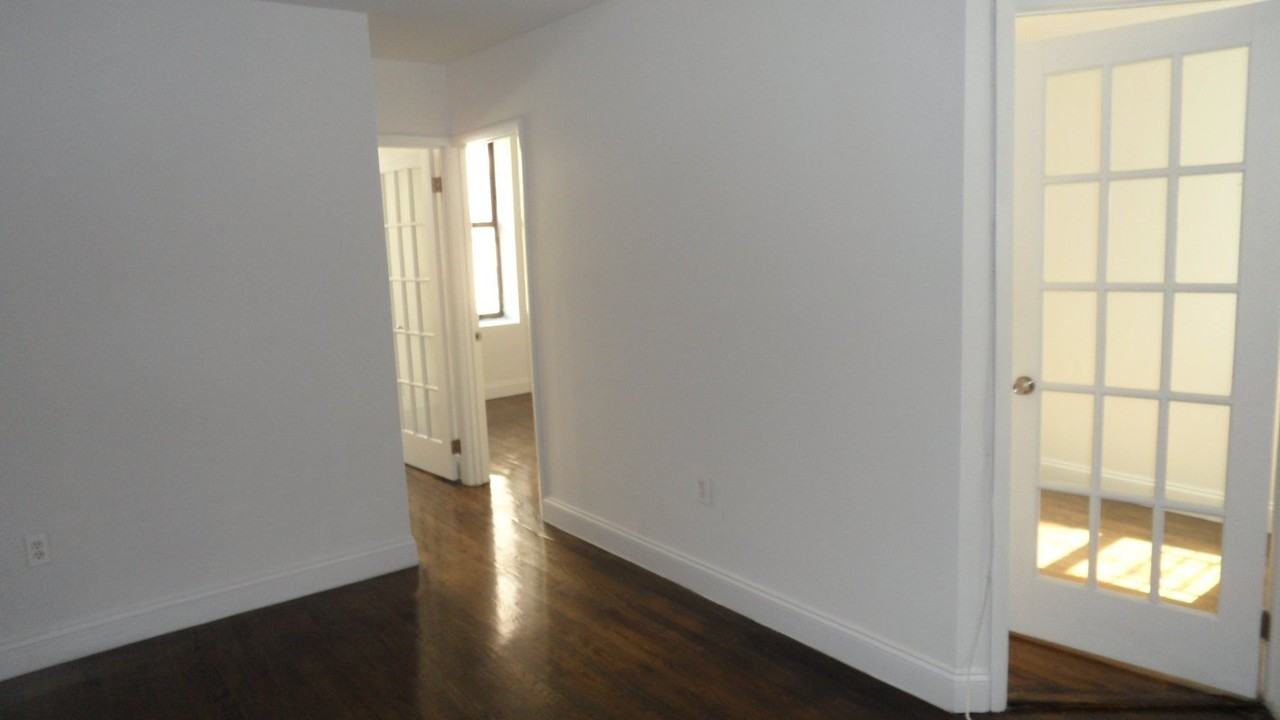 Broadway & W 146th St #6