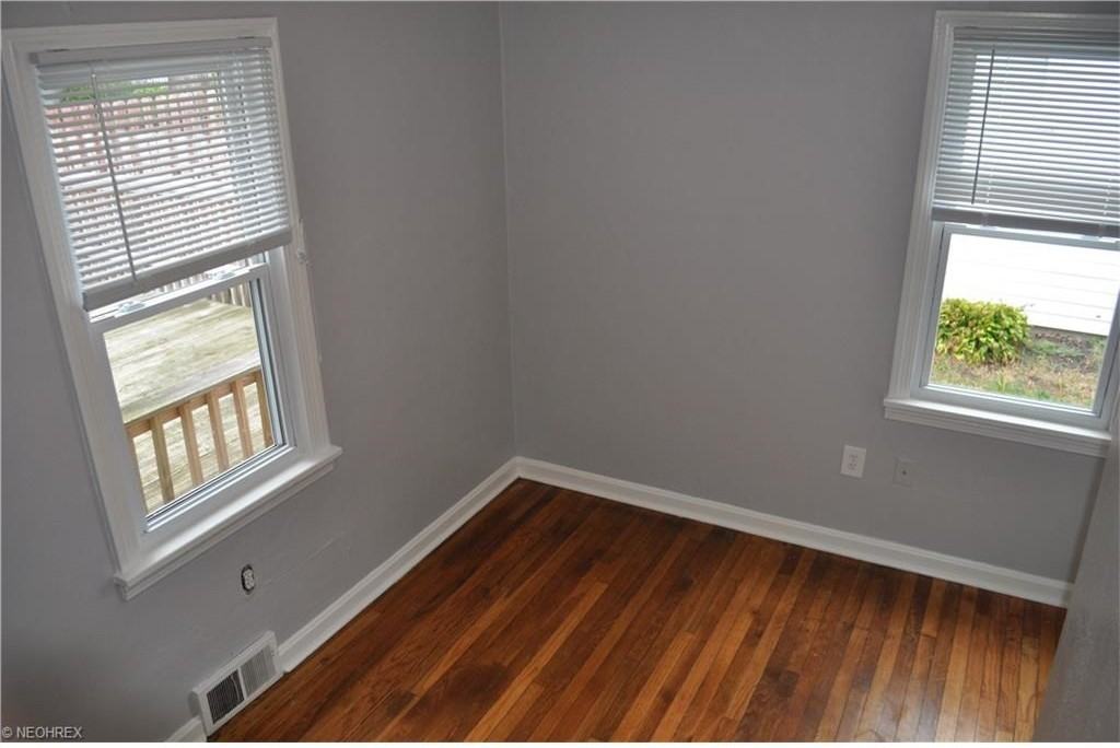 192 Lakewood Dr - Photo 3 of 11