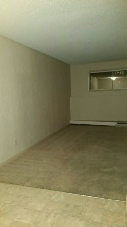 5212-5220 41 St - Photo 3 of 6