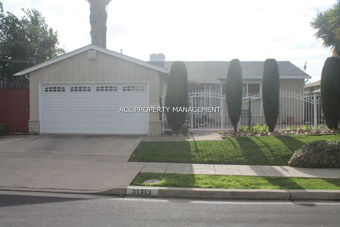 31313 Burnham Way - Photo 2 of 10