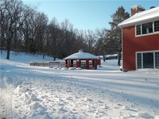 580 Glenwood Dr - Photo 2 of 37