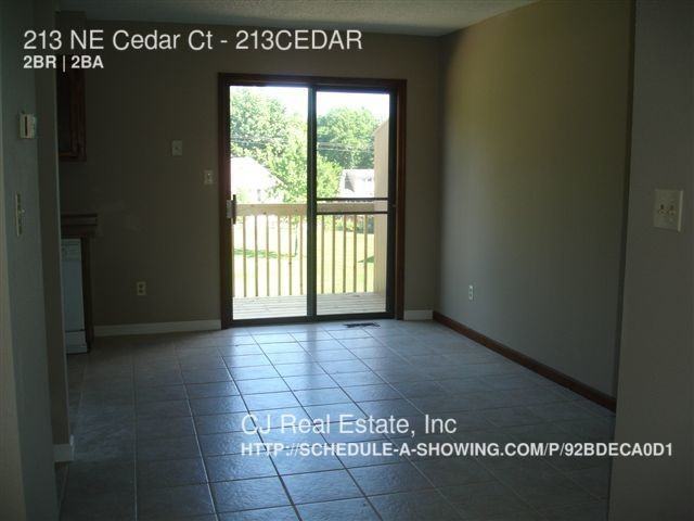 213 NE Cedar Ct #213CEDAR - Photo 3 of 8