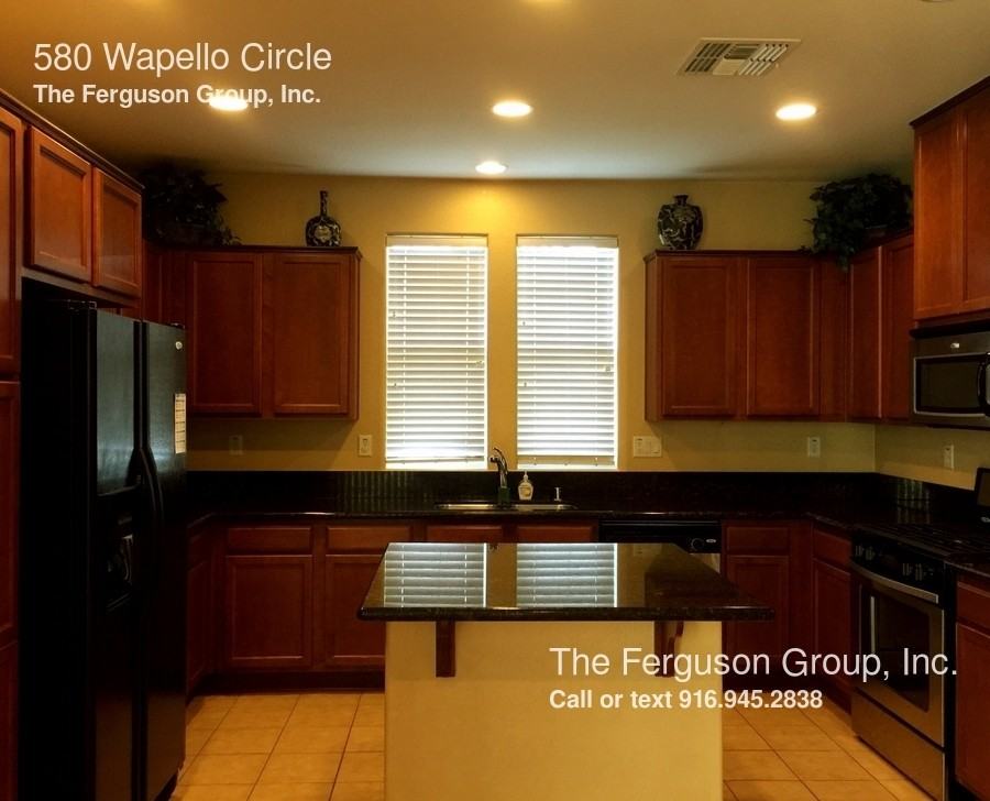 580 Wapello Cir - Photo 3 of 6