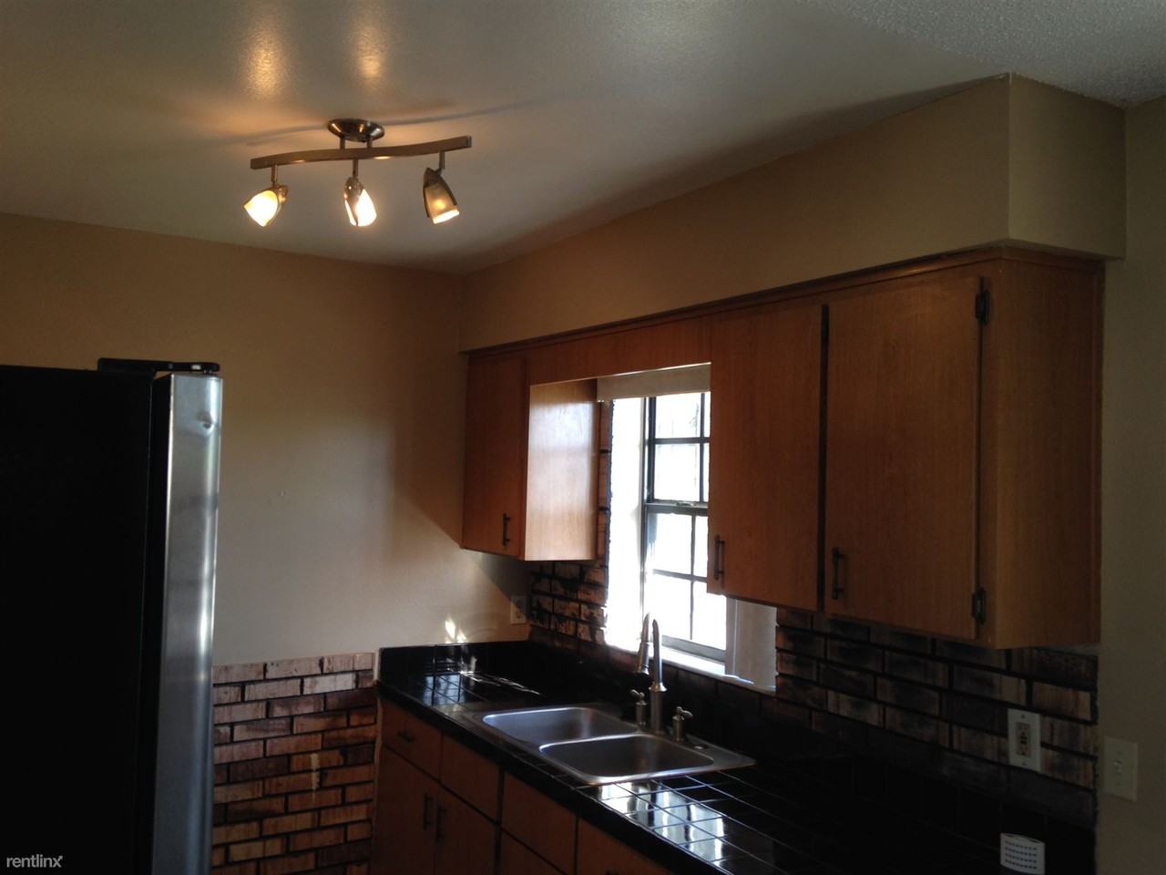 1649 Valeview Ct - Photo 2 of 10